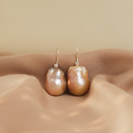 Exquisite Ohrhaken aus echtem Material für anspruchsvollen Perlenschmuck.