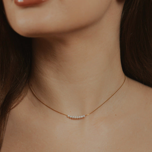 Perlenkette mit Gold: Zeitlose Eleganz und hochwertiges Design in vergoldeter Ausführung. Entdecken Sie unsere Kollektion für einen eleganten Look!